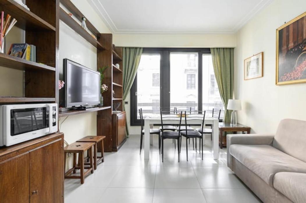 Appartamento Visconti Apartment. *