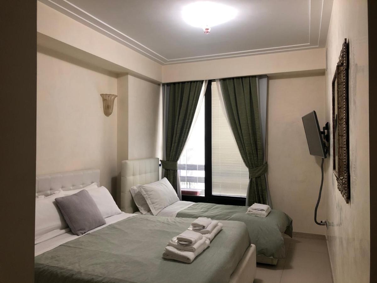Visconti Apartment. Appartamento Roma