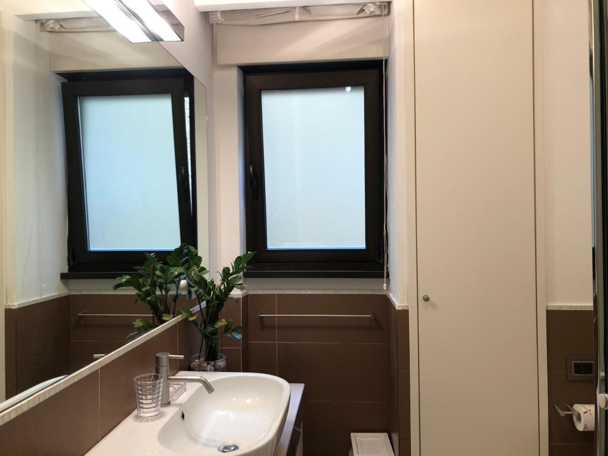 Visconti Apartment. Appartamento Roma